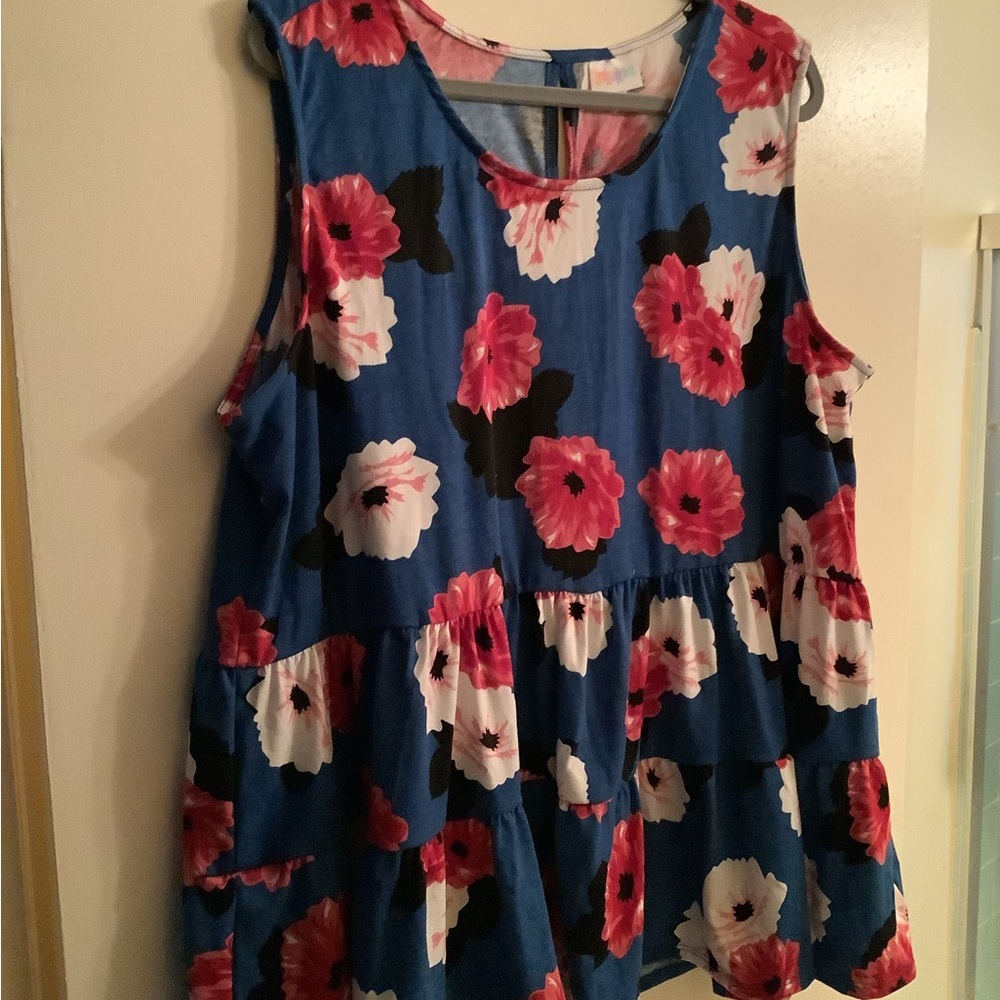 Lula Roe super Cute Top 2x Red White Blue